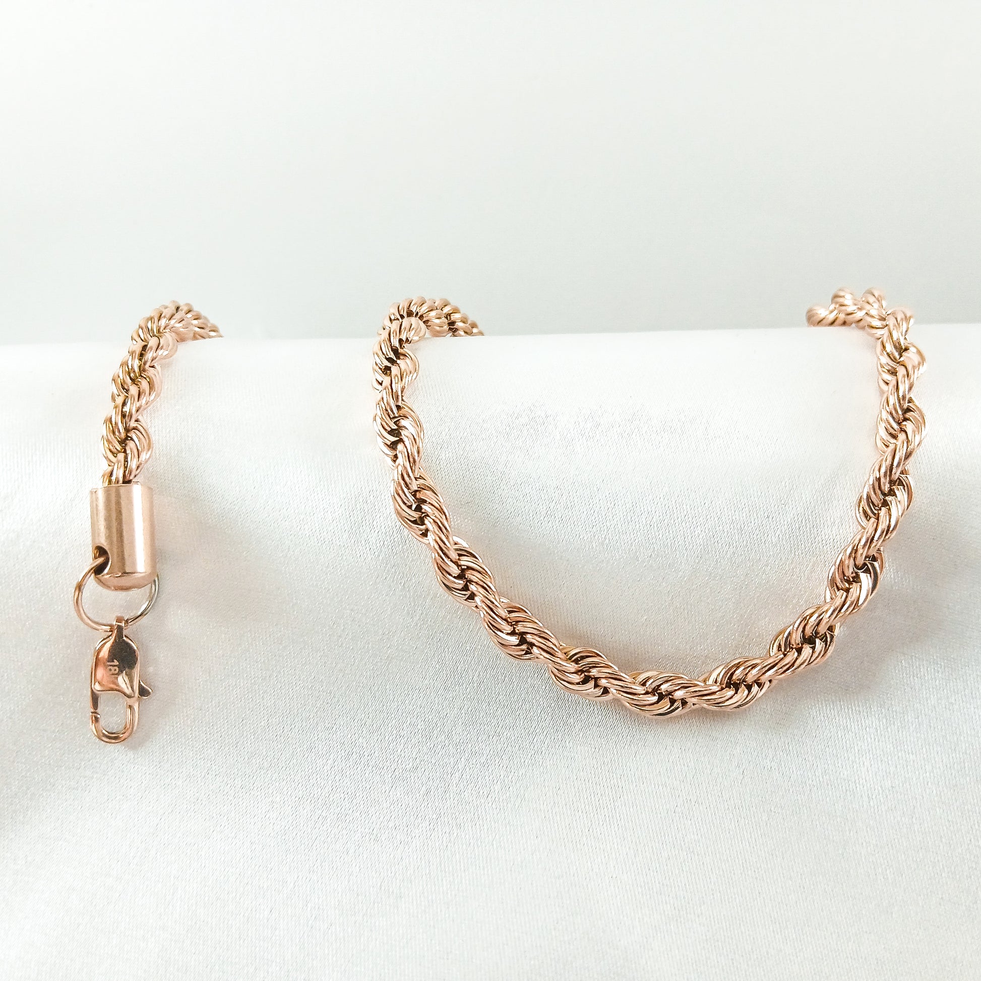 Cadena Lazo Rosa en Oro Laminado 18K Hombre