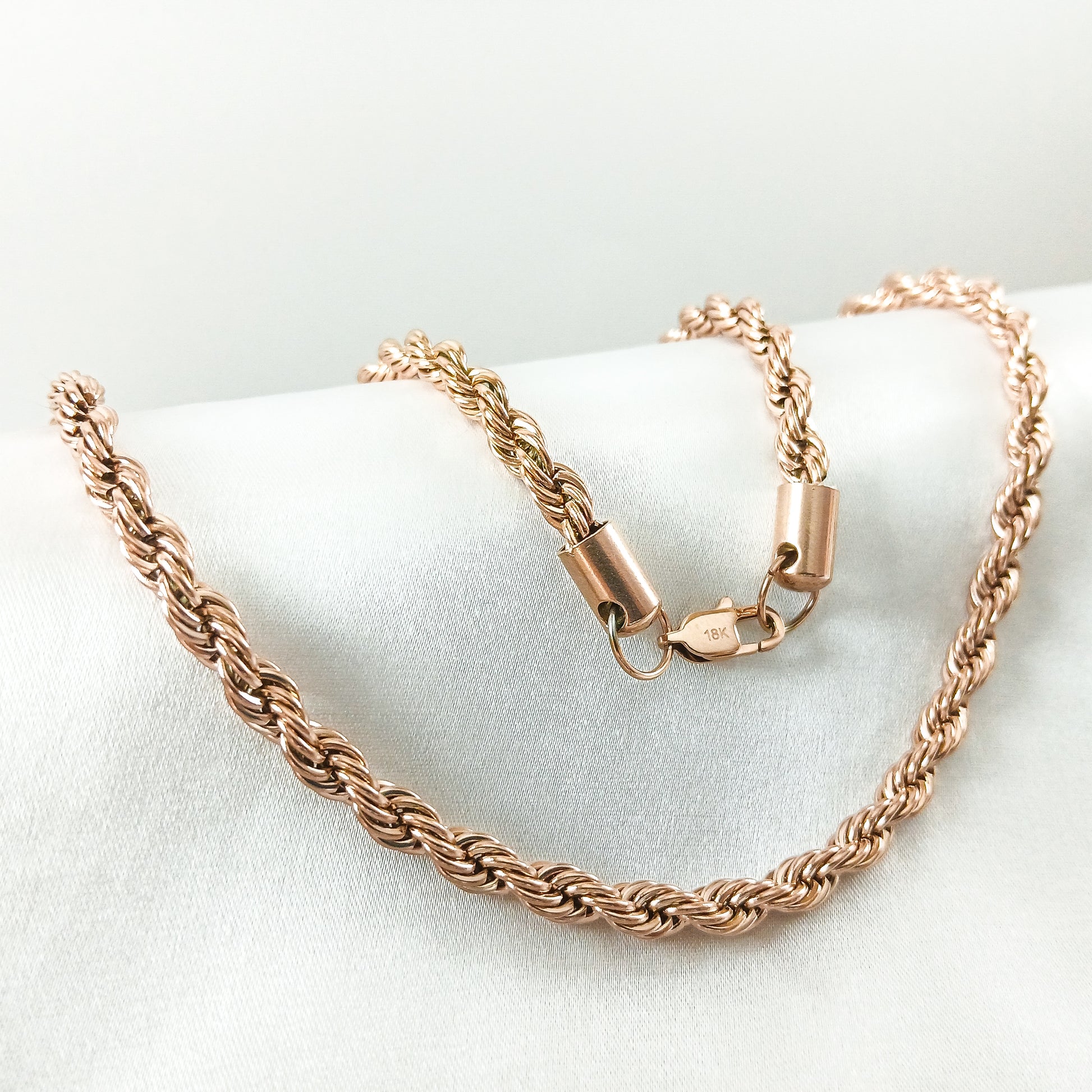 Cadena Lazo Rosa en Oro Laminado 18K Hombre