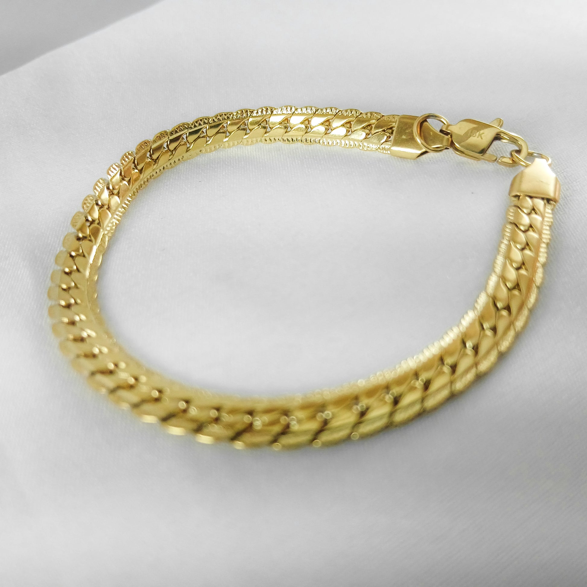 Pulso Grabada en Oro Laminado 18K Hombre