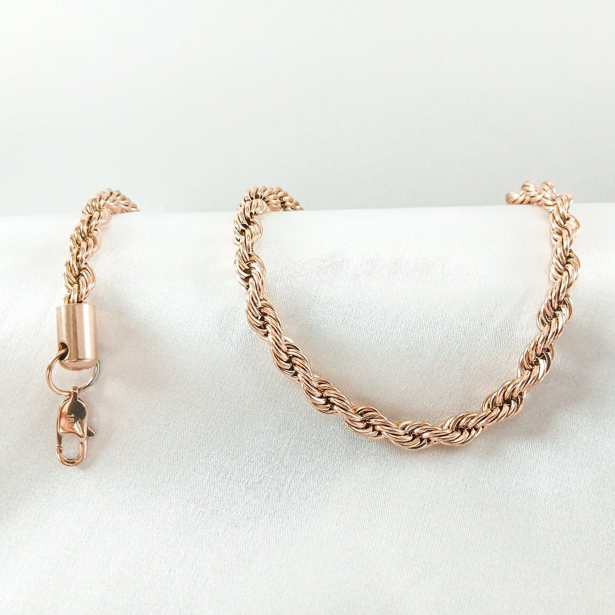 Cadena Lazo Rosa en Oro Laminado 18K Hombre