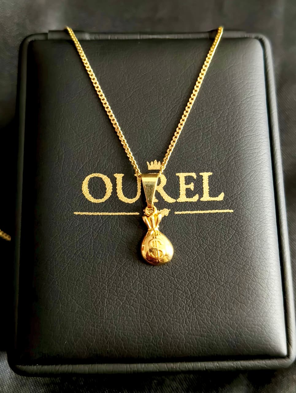 Cadena Cubana 65CM y dije Bolsa de Oro Laminado 18K